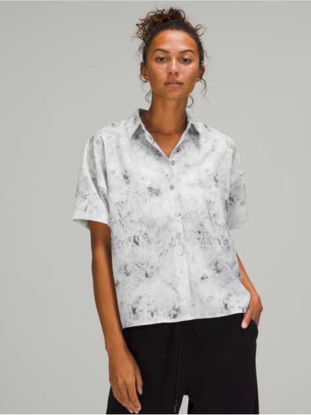 lululemon athletica White and Gray Marbled Short-Sleeve Button-Up Blouse